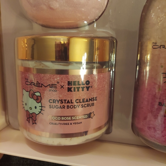 The creme shop x Hello Kitty bath set - Picture 5 of 9